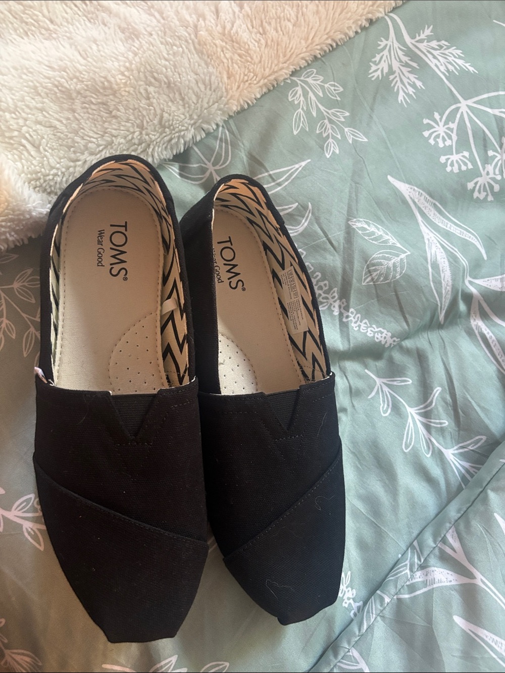 Toms slip on shoes